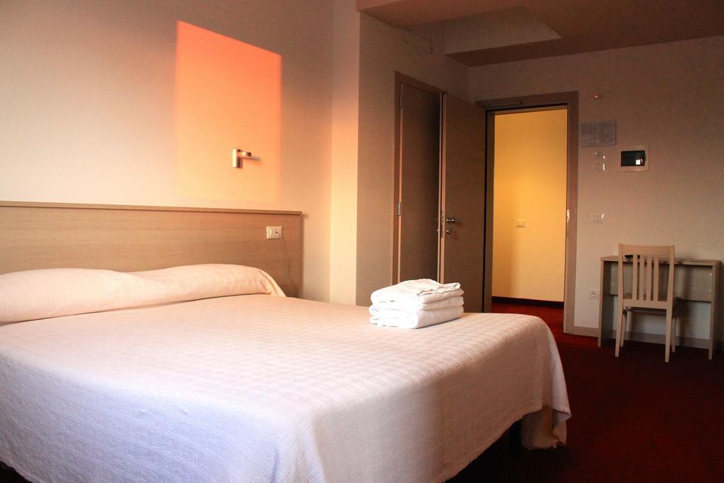 Park Hotel Italia Tezze sul Brenta Exterior photo